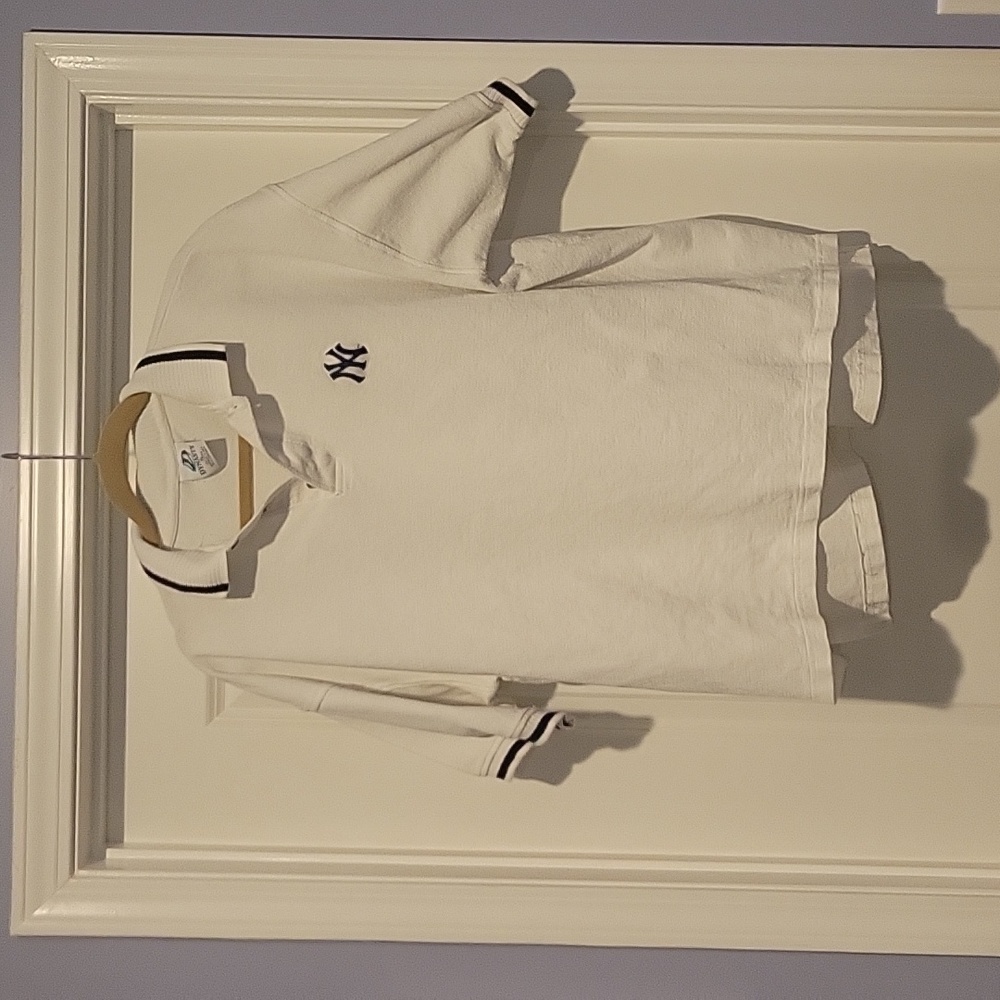 NY Yankees White Polo shirt. Size X-Large.